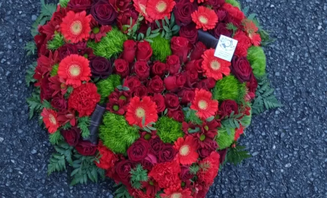cœur de fleurs mélangé pour crémation 