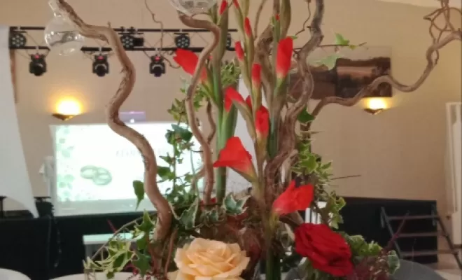 Réalisation d'un Mariage rouge bordeaux et pèche , Audenge, Fleur à Fleur
