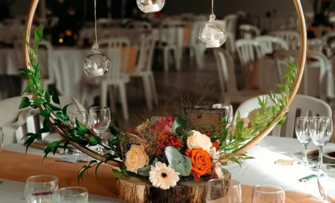Réalisation d'un Mariage rouge bordeaux et pèche , Audenge, Fleur à Fleur