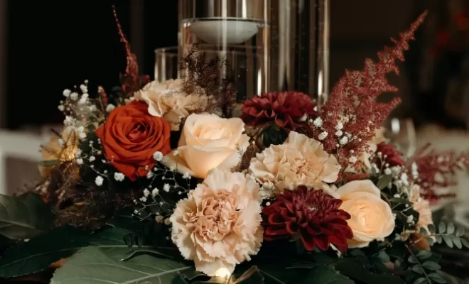 Réalisation d'un Mariage rouge bordeaux et pèche , Audenge, Fleur à Fleur